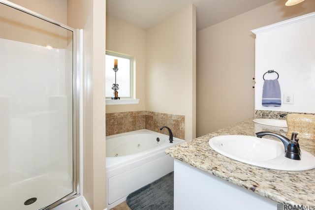 14371 Stonegate Manor Dr, Gonzales, LA 70737