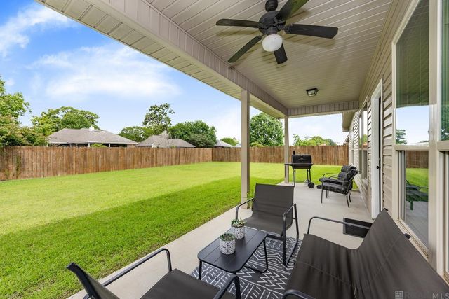 14371 Stonegate Manor Dr, Gonzales, LA 70737