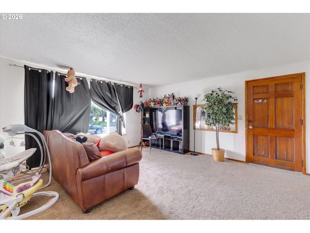 128 ROBBINS St, Woodland, WA 98674