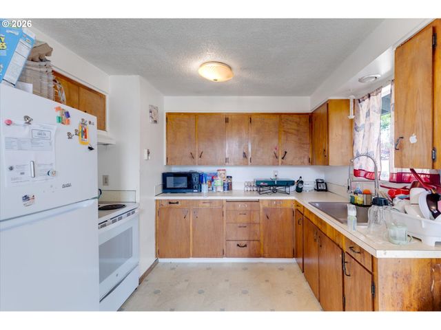 128 ROBBINS St, Woodland, WA 98674