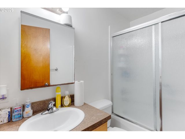 128 ROBBINS St, Woodland, WA 98674