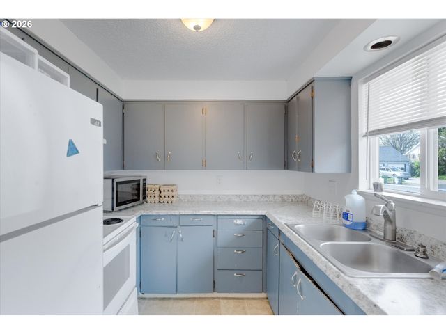 128 ROBBINS St, Woodland, WA 98674