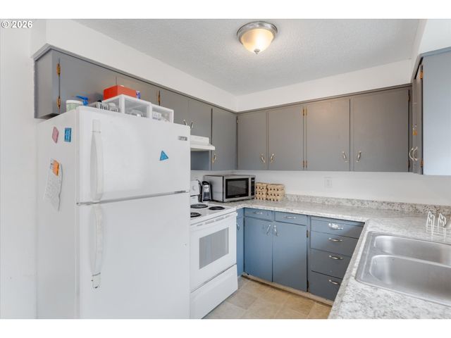 128 ROBBINS St, Woodland, WA 98674