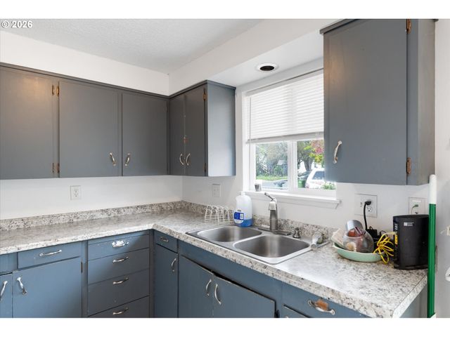 128 ROBBINS St, Woodland, WA 98674