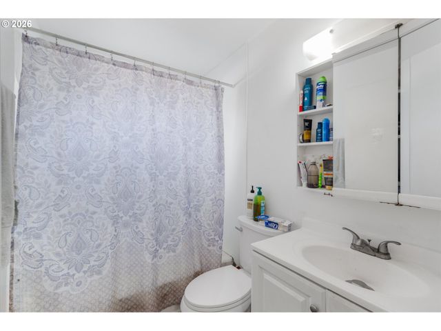 128 ROBBINS St, Woodland, WA 98674