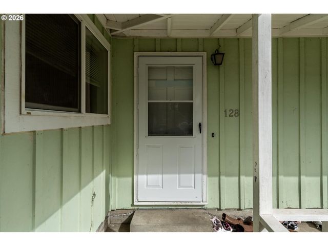 128 ROBBINS St, Woodland, WA 98674