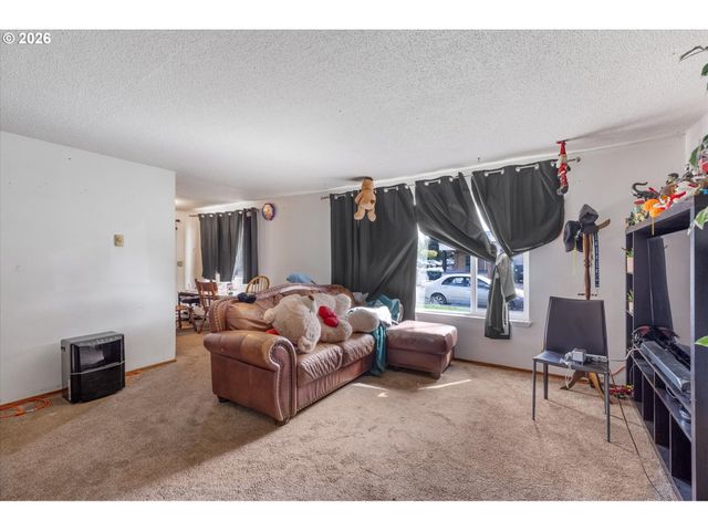 128 ROBBINS St, Woodland, WA 98674