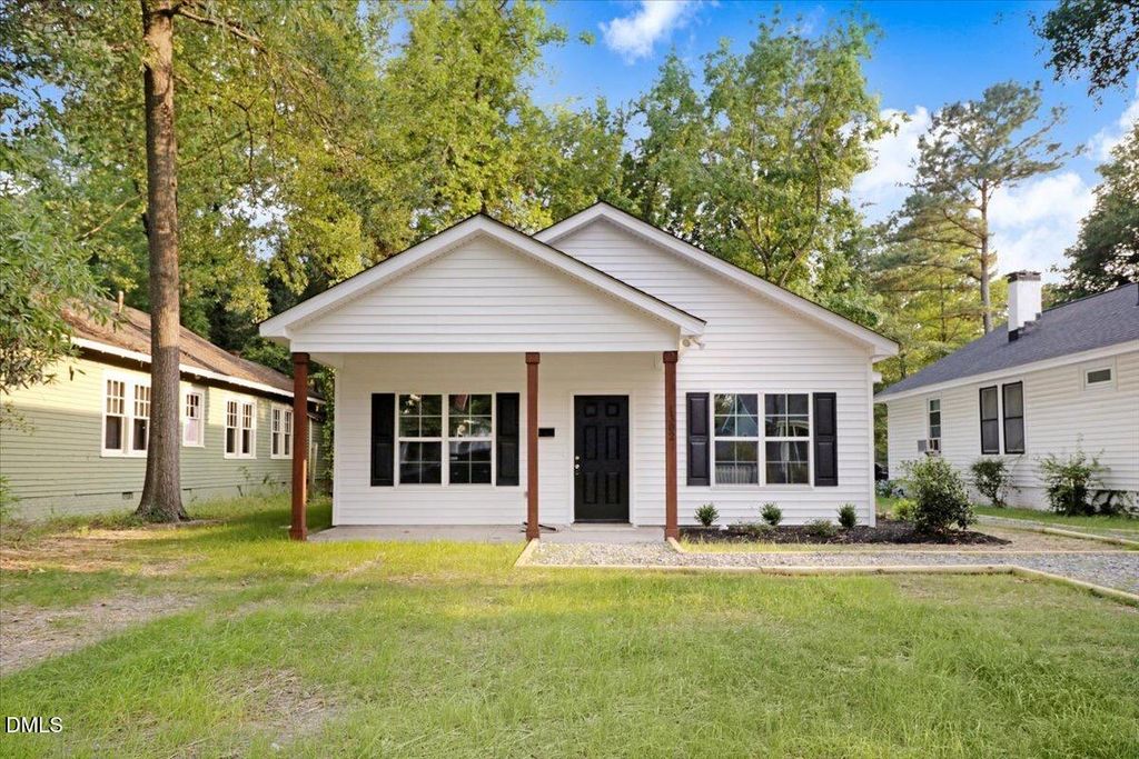 1220 W Blackman Road, Dunn, NC 28334