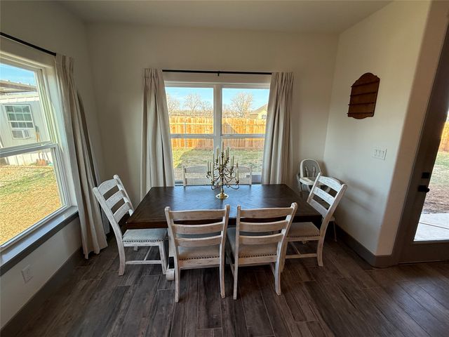 9221 Parkview Circle, Tolar, TX 76476