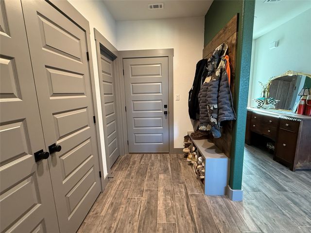 9221 Parkview Circle, Tolar, TX 76476