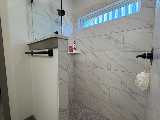 9221 Parkview Circle, Tolar, TX 76476