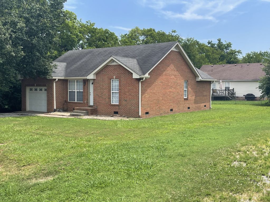 1313 Maize Ln, Lebanon, TN 37087