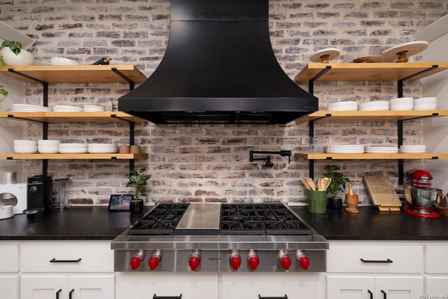 9843 Midsomer Pl, San Antonio, TX 78255