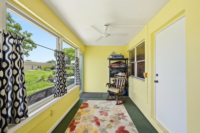 295 High Point Boulevard B, Boynton Beach, FL 33435