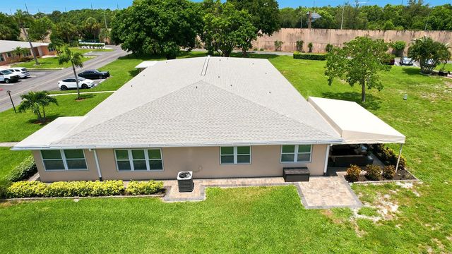 295 High Point Boulevard B, Boynton Beach, FL 33435
