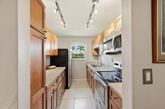 295 High Point Boulevard B, Boynton Beach, FL 33435