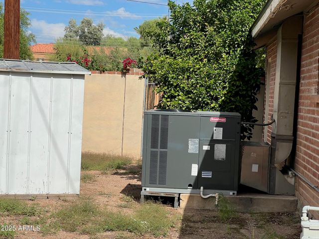 2528 N 48TH Place N, Phoenix, AZ 85008