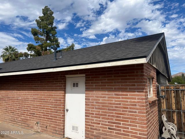 2528 N 48TH Place N, Phoenix, AZ 85008