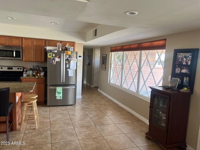 2528 N 48TH Place N, Phoenix, AZ 85008