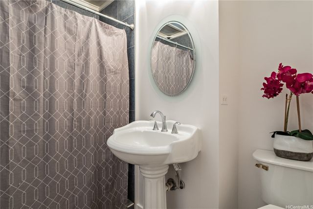 45-340 Lehuuila Street, Kaneohe, HI 96744