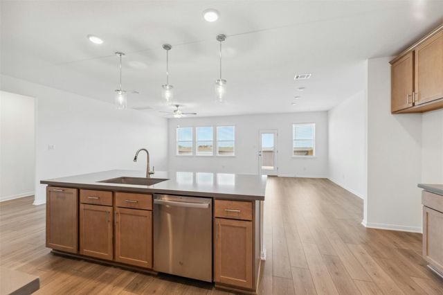 2001 Wynn RD, Hutto, TX 78634
