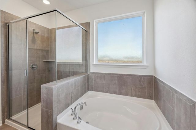 2001 Wynn RD, Hutto, TX 78634