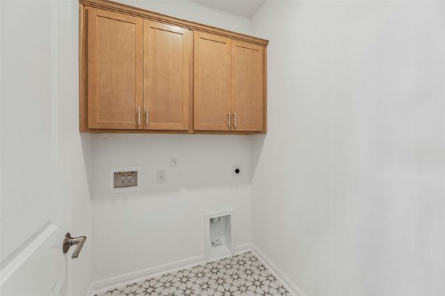 2001 Wynn RD, Hutto, TX 78634