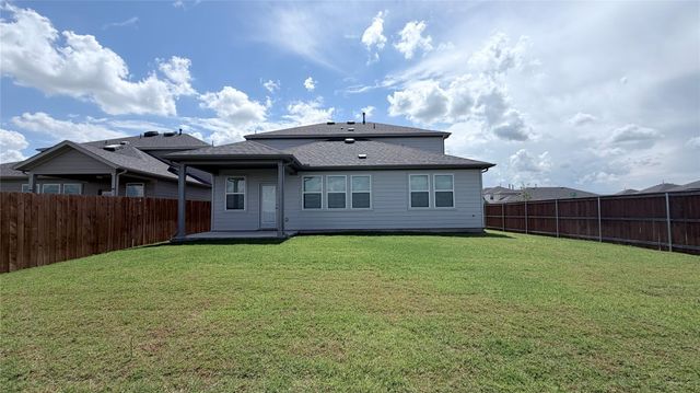 2001 Wynn RD, Hutto, TX 78634