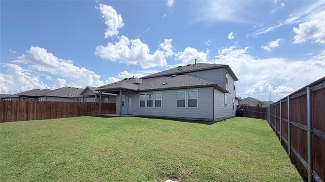 2001 Wynn RD, Hutto, TX 78634