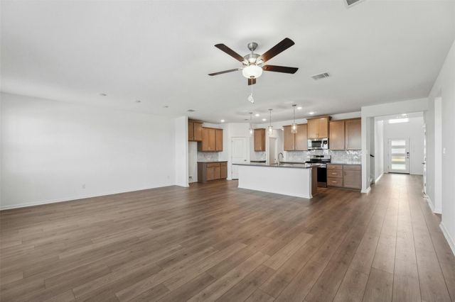 2001 Wynn RD, Hutto, TX 78634