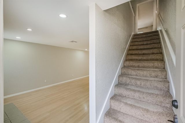2507 Bering Drive 9, Houston, TX 77057