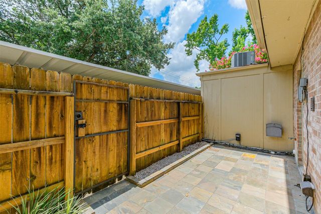 2507 Bering Drive 9, Houston, TX 77057