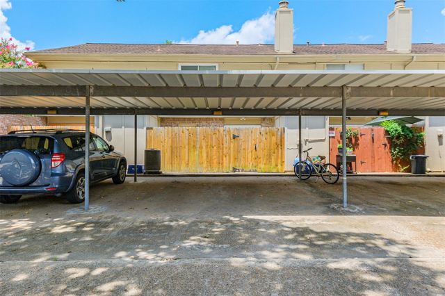 2507 Bering Drive 9, Houston, TX 77057