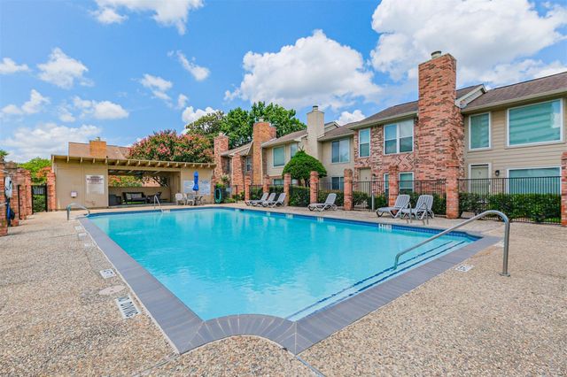 2507 Bering Drive 9, Houston, TX 77057