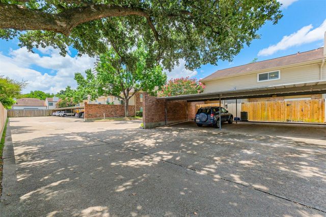 2507 Bering Drive 9, Houston, TX 77057