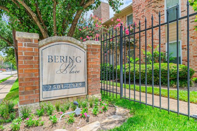 2507 Bering Drive 9, Houston, TX 77057