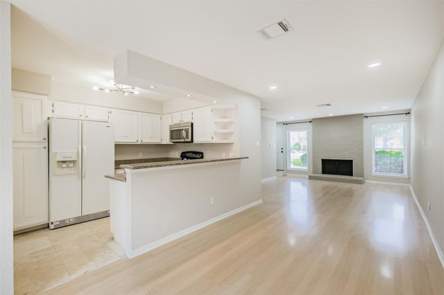 2507 Bering Drive 9, Houston, TX 77057