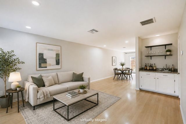 2507 Bering Drive 9, Houston, TX 77057
