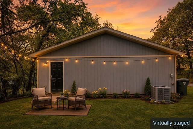 1221 N Whitten Ave, Tyler, TX 75702