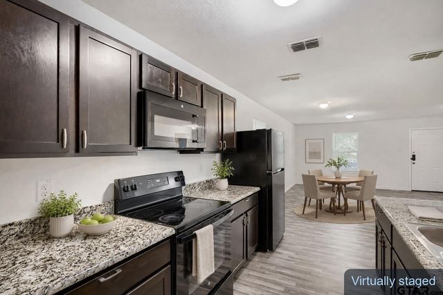 1221 N Whitten Ave, Tyler, TX 75702