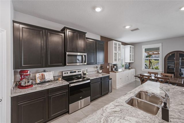 8382 BOWER BASS CIRCLE, Wesley Chapel, FL 33545