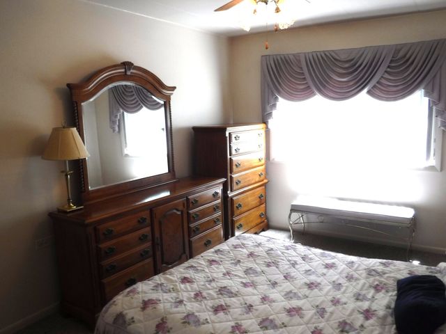 940 Holbrook Road 1A, Homewood, IL 60430