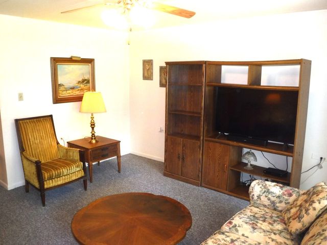 940 Holbrook Road 1A, Homewood, IL 60430