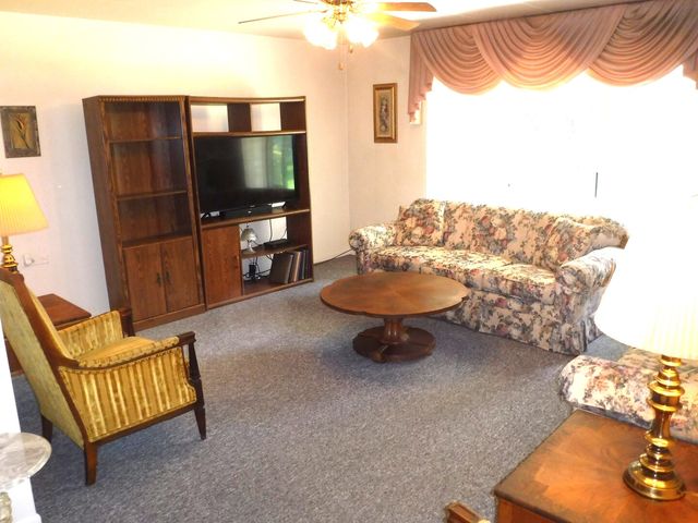940 Holbrook Road 1A, Homewood, IL 60430