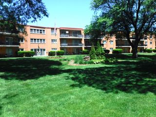 940 Holbrook Road 1A, Homewood, IL 60430