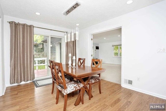 8 6th Street, Park Ridge, NJ 07656