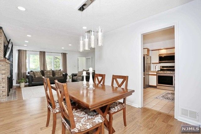 8 6th Street, Park Ridge, NJ 07656