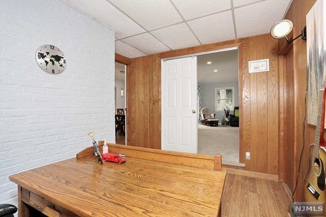 8 6th Street, Park Ridge, NJ 07656