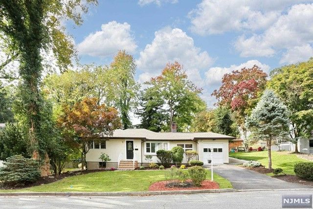 8 6th Street, Park Ridge, NJ 07656