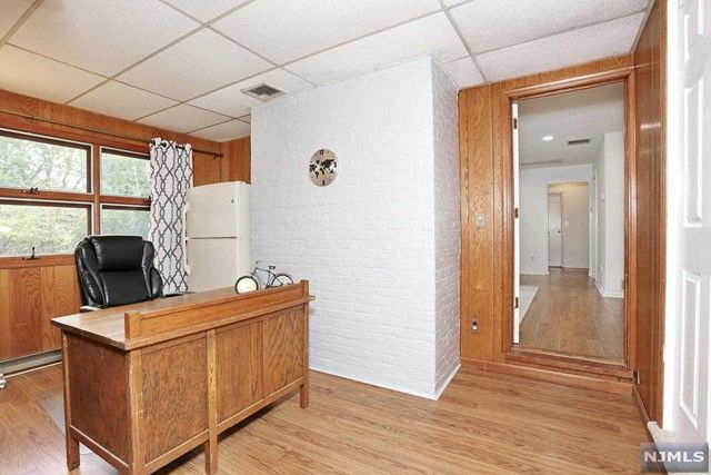 8 6th Street, Park Ridge, NJ 07656